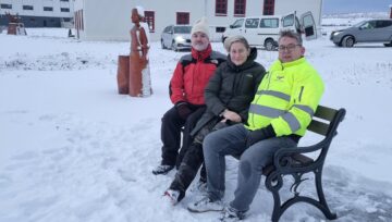 Nýr sætisbekkur vígður á Raufarhöfn