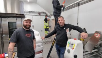 Landsliðið við störf – bakarí opnar á Húsavík